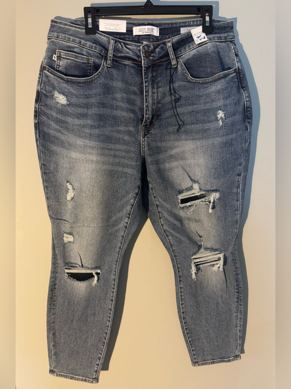 Judy Blue NWT Women’s Plus Blue High Rise Tapered Distressed Denim Jeans - 18W